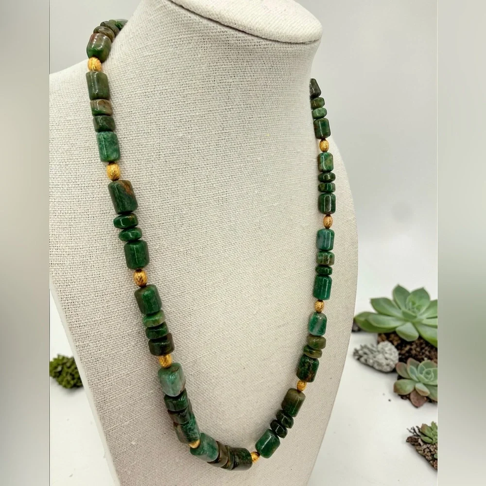 Mineral Grade Emerald Nugget Bead Necklace GoldTone Spacers Toggle Clasp 18” 53g - Picture 17 of 17